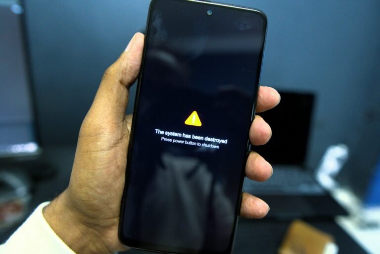 Tela de celular exibindo aviso de erro, ilustrando como saber se meu celular tem malware