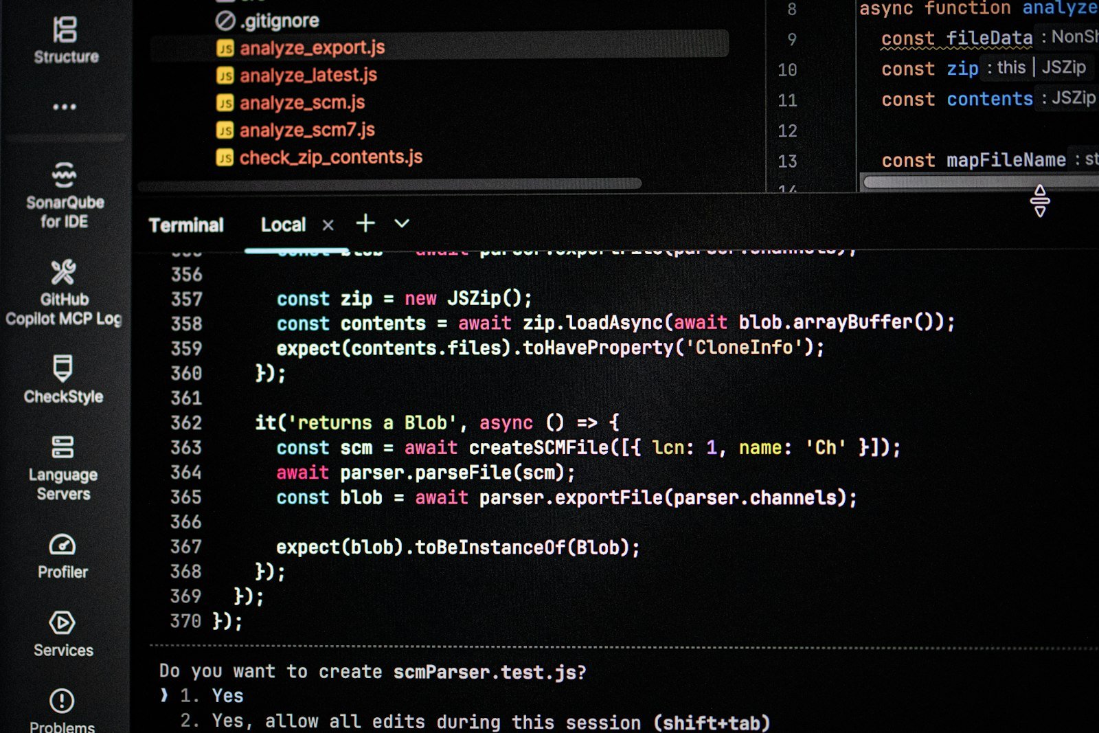 Melhor ferramenta de teste de API gratuita: tela de computador exibindo código e saída do terminal
